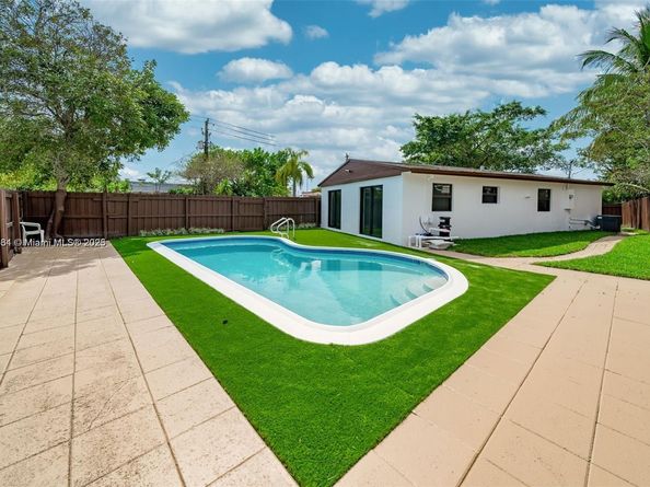 2447 Fletcher St, Hollywood FL 33020