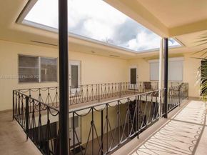 70 NW 77th St 9, Miami FL 33150