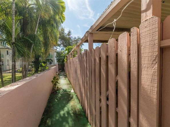 2740 SW 23rd St, Miami FL 33145