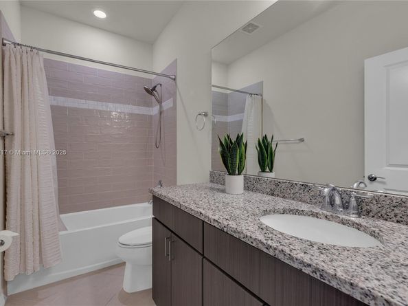 4810 Eucalyptus Dr 3, Hollywood FL 33021