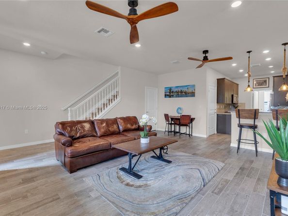 4810 Eucalyptus Dr 3, Hollywood FL 33021