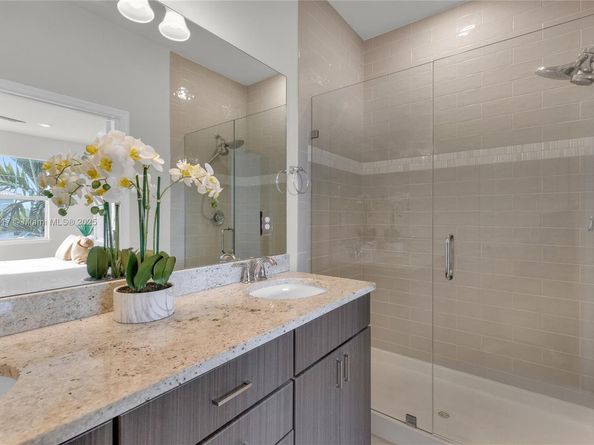 4810 Eucalyptus Dr 3, Hollywood FL 33021