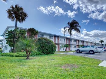 2800 W Golf Blvd