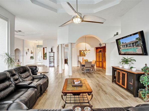6163 NW 124th Dr, Coral Springs FL 33076