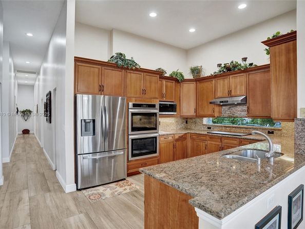 6163 NW 124th Dr, Coral Springs FL 33076