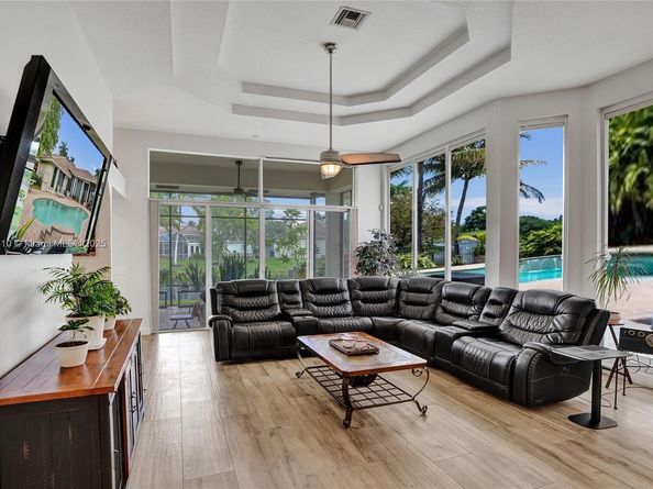 6163 NW 124th Dr, Coral Springs FL 33076