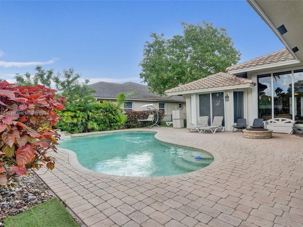 6163 NW 124th Dr, Coral Springs FL 33076