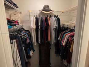 423 Lakeview Dr 101, Weston FL 33326