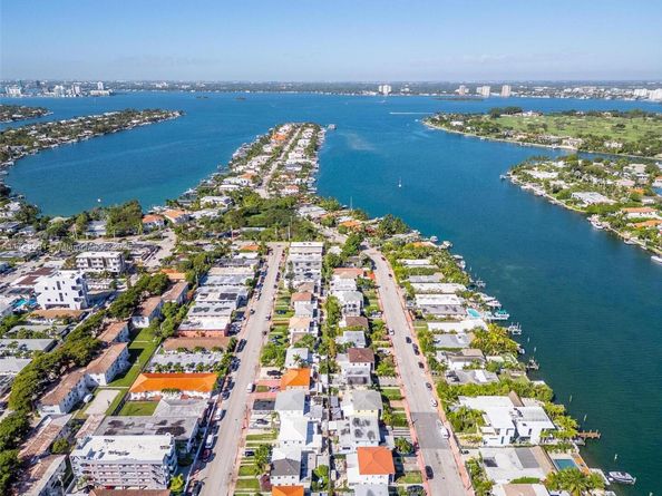 820 86th St, Miami Beach FL 33141