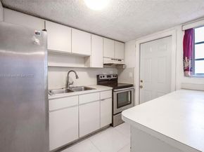 820 86th St, Miami Beach FL 33141