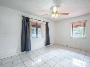 820 86th St, Miami Beach FL 33141