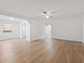 820 86th St, Miami Beach FL 33141