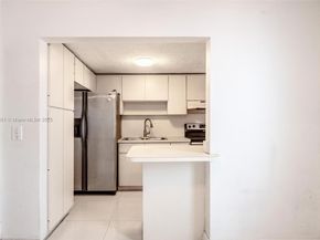 820 86th St, Miami Beach FL 33141