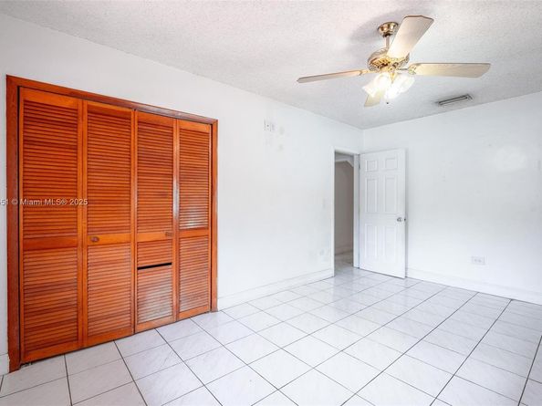 820 86th St, Miami Beach FL 33141
