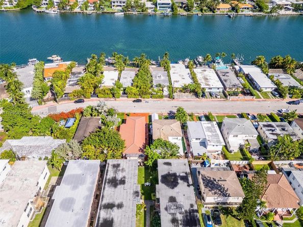 820 86th St, Miami Beach FL 33141