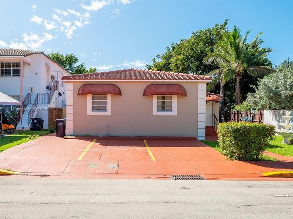 820 86th St, Miami Beach FL 33141