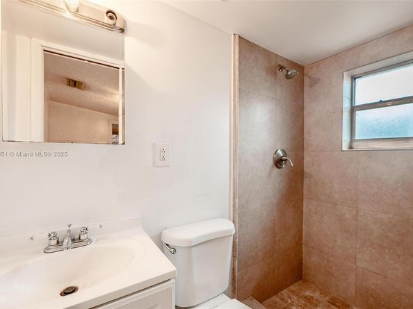 820 86th St, Miami Beach FL 33141