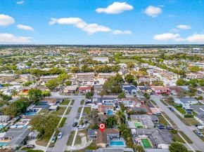 7761 NW 36th St, Davie FL 33024