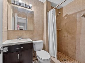 7761 NW 36th St, Davie FL 33024