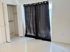 260 NW 107th Ave 204, Miami FL 33172