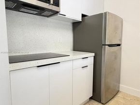 260 NW 107th Ave 204, Miami FL 33172