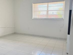 260 NW 107th Ave 204, Miami FL 33172