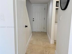 260 NW 107th Ave 204, Miami FL 33172