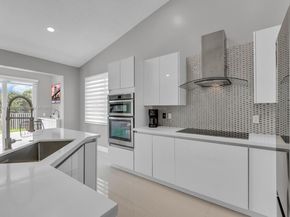 933 Falling Water Rd, Weston FL 33326