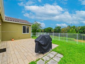 933 Falling Water Rd, Weston FL 33326