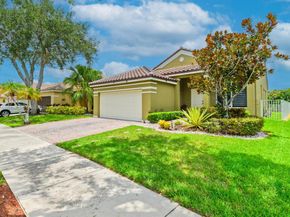 933 Falling Water Rd, Weston FL 33326