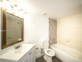 17622 NW 25th Ave 101, Miami Gardens FL 33056