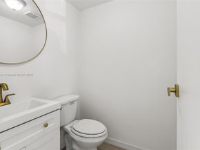 447 Saxony J 447, Delray Beach FL 33446