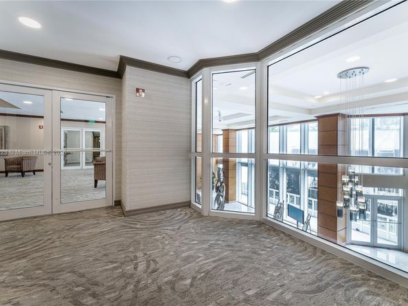 21205 Yacht Club Drive 304, Aventura FL 33180