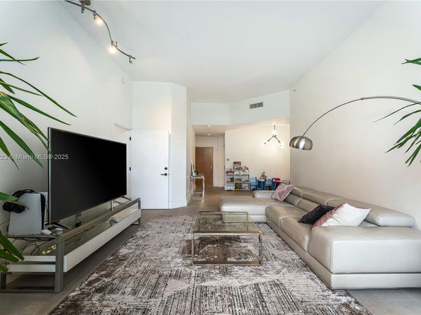 21205 Yacht Club Drive 304, Aventura FL 33180
