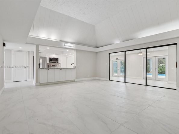 20 W Tropical Way, Plantation FL 33317