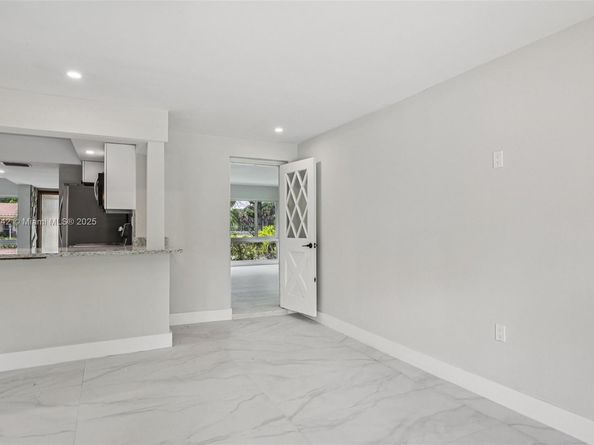20 W Tropical Way, Plantation FL 33317