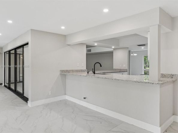 20 W Tropical Way, Plantation FL 33317