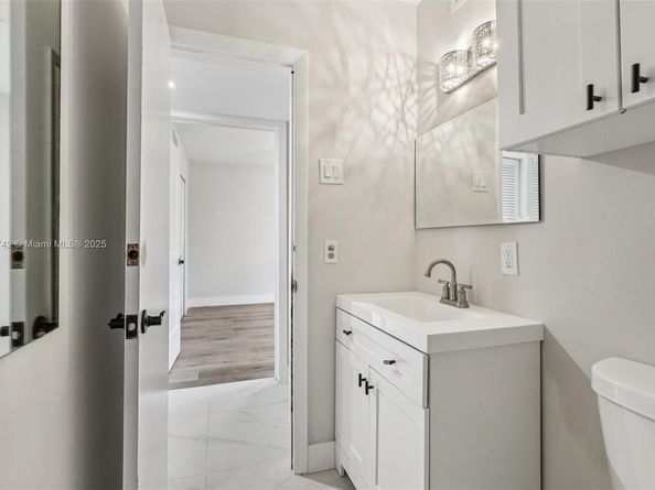 20 W Tropical Way, Plantation FL 33317