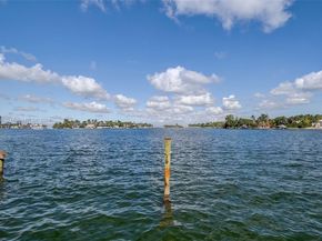 255 N Hibiscus Dr, Miami Beach FL 33139
