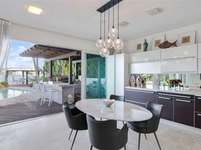255 N Hibiscus Dr, Miami Beach FL 33139