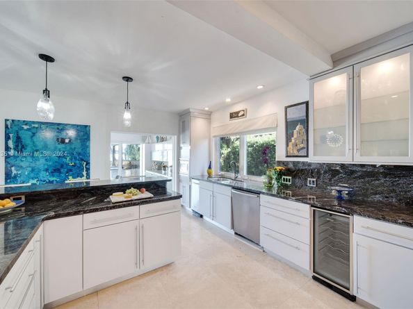 255 N Hibiscus Dr, Miami Beach FL 33139
