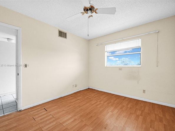 700 SE 6th Ave 304, Deerfield Beach FL 33441