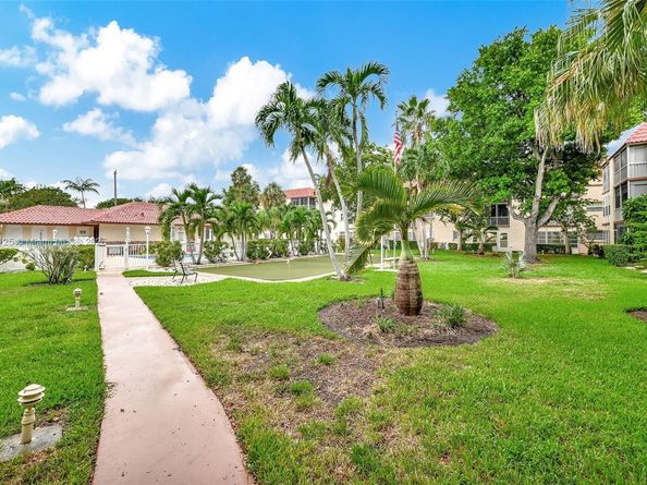 700 SE 6th Ave 304, Deerfield Beach FL 33441