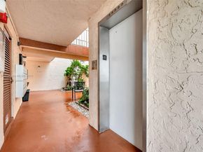 700 SE 6th Ave 304, Deerfield Beach FL 33441