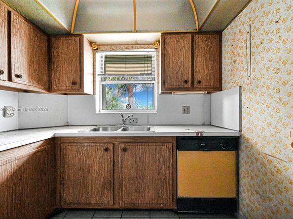 700 SE 6th Ave 304, Deerfield Beach FL 33441