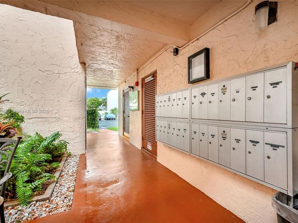 700 SE 6th Ave 304, Deerfield Beach FL 33441