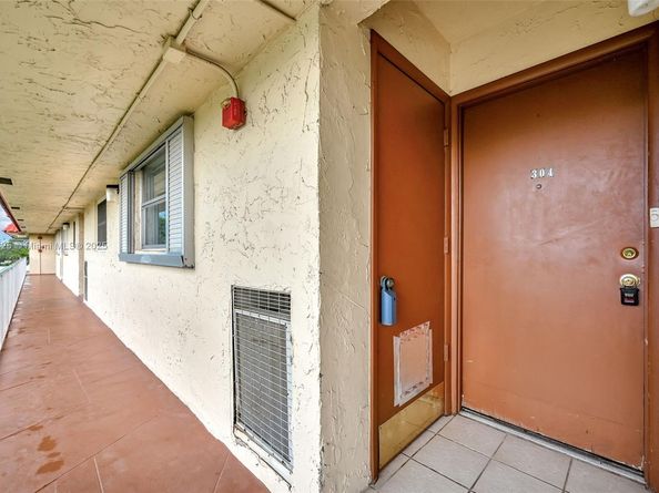 700 SE 6th Ave 304, Deerfield Beach FL 33441