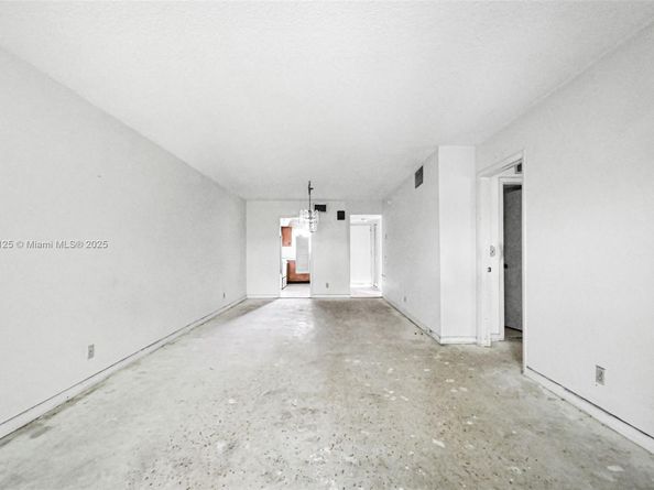 700 SE 6th Ave 304, Deerfield Beach FL 33441