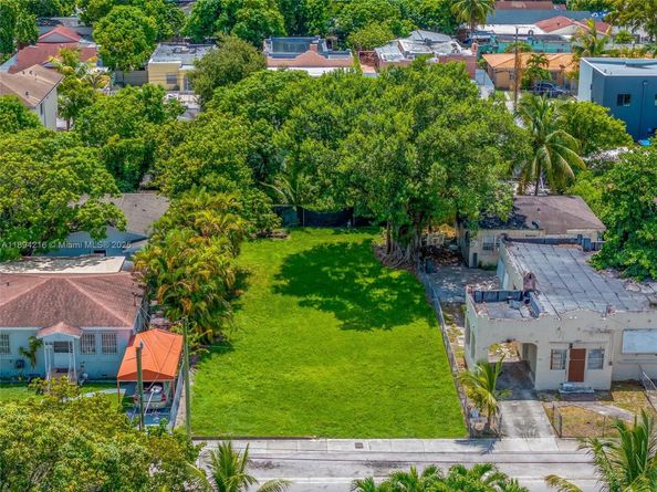 1376 NW 32nd St, Miami FL 33142