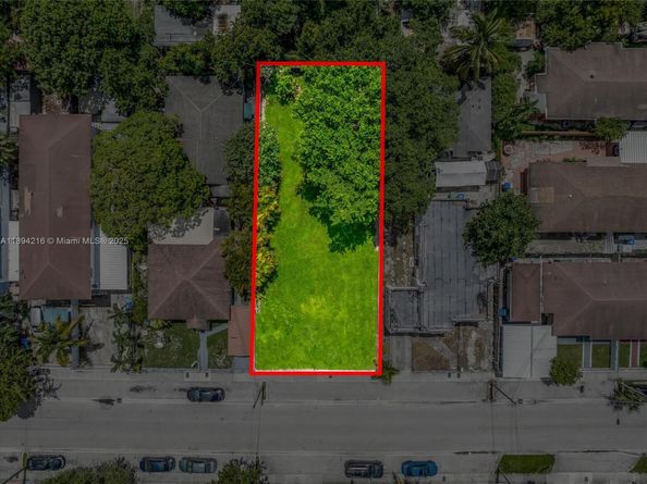 1376 NW 32nd St, Miami FL 33142
